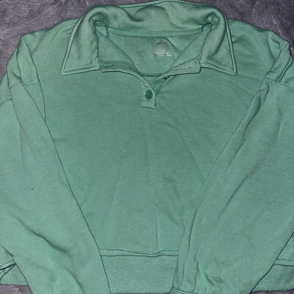GREEN CROPPED CREWNECK!!